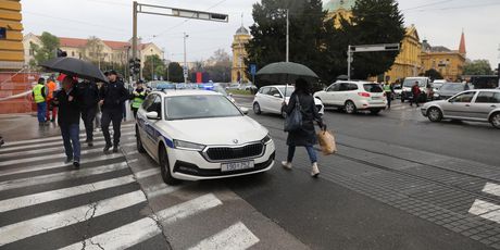 Promet u Zagrebu nakon što je u Klaićevoj pao dio zgrade - 1
