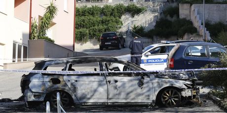 Izgorjelo vozilo u Makarskoj - 10