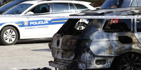 Izgorjelo vozilo u Makarskoj - 11