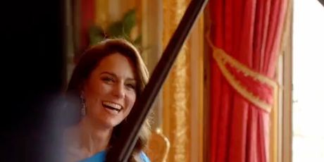 Kate Middleton svira na Euroviziji - 9
