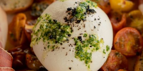 Burrata sa zapečenim cherry rajčicama