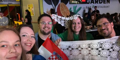 Praćenje Eurosonga u društvu prijatelja - 1