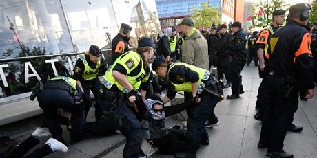 Sukob prosvjednika i policije u Malmöu - 3