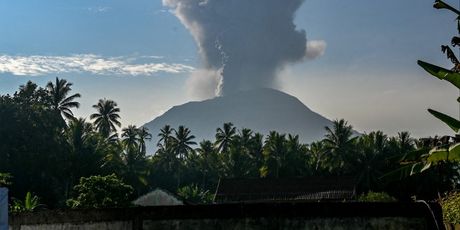 Erupcija vulkana Ibu - 2