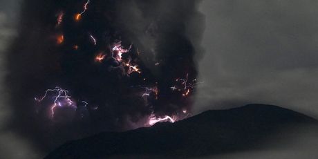 Erupcija vulkana Ibu - 4