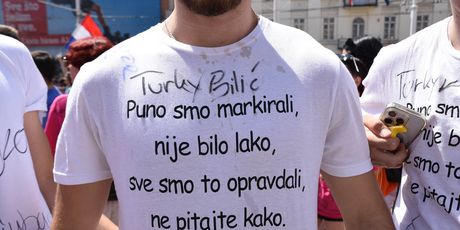 Natpisi na majicama s norijade - 1