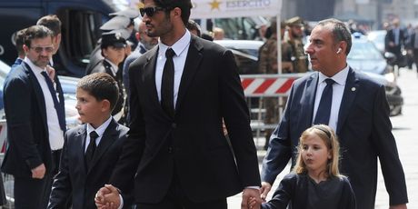 Guy Binns i Eiza Gonzalez - 2
