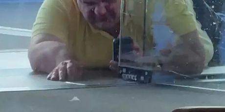 Pretučeni srpski menadžer Saša Mirković - 3