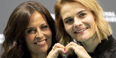 Sandra Studer i Hazel Brugger - 1