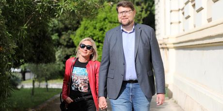 Peđa Grbin s obitelji - 1