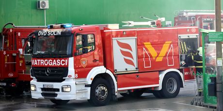 Intervencija vatrogasaca i hitne službe u požaru u Kaštel Sućurcu - 3