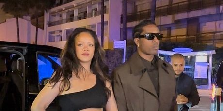 Rihanna - 7