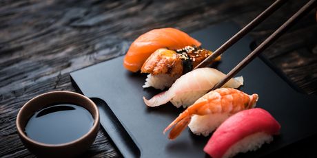 Umak od soje servira se sa sushijem