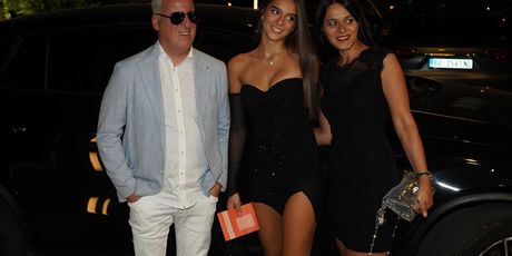 Saša Matić sa suprugom i kćeri - 1