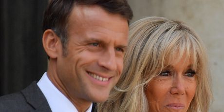 Emmanuel Macron sa suprugom Brigitte - 1
