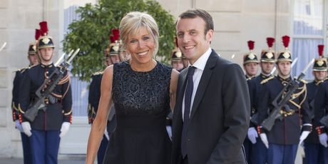 Emmanuel Macron sa suprugom Brigitte - 3