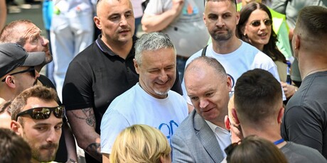 Marko Perković Thompson i supruga Sandra na Hodu za život - 1