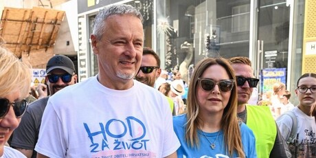 Marko Perković Thompson i supruga Sandra na Hodu za život - 3