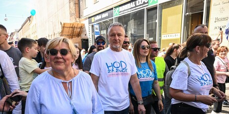 Marko Perković Thompson i supruga Sandra na Hodu za život - 5