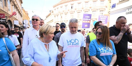 Marko Perković Thompson i supruga Sandra na Hodu za život - 6