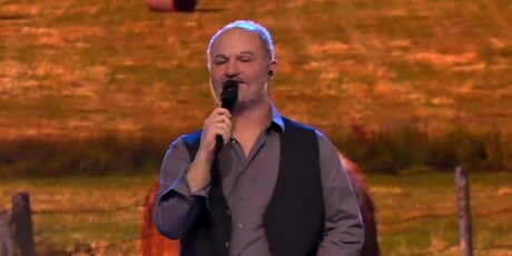 Sven Pocrnić kao Đorđe Balašević