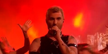 Sven Pocrnić kao Sam Smith