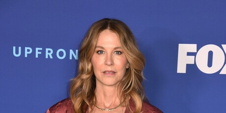 Jenna Elfman - 7