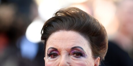 Joan Collins - 1