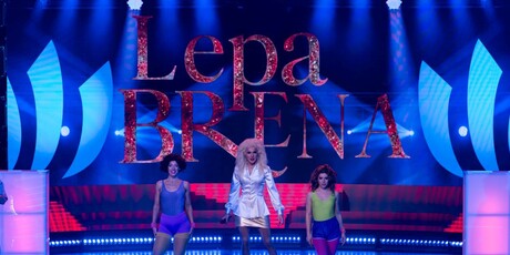 David Amaro kao Lepa Brena - 6