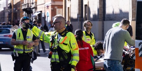 Napad automobilom i nožem u Modeni - 5