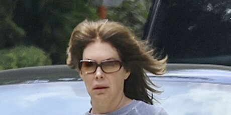 Lara Flynn Boyle - 8