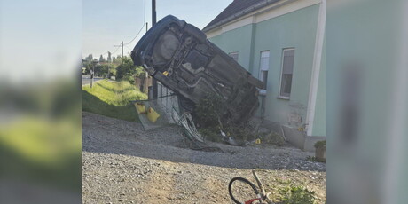 Pijana vozačica autom se zabila u kuću - 2