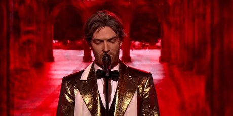 Lovro Juraga kao Andrea Bocelli
