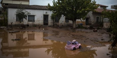 Poplava u blizini Atene (Foto: AFP) - 7