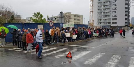 Miran prosvjed stanara Donjeg grada u Ulici kneza LJudevita Posavskog (Foto: Dnevnik.hr) - 3