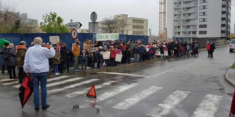 Miran prosvjed stanara Donjeg grada u Ulici kneza LJudevita Posavskog (Foto: Dnevnik.hr) - 4