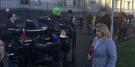 Reporterka Nove TV Tatjana Krajač i snimatelj Kristijan Kiš u Haagu (Foto: Dnevnik.hr)