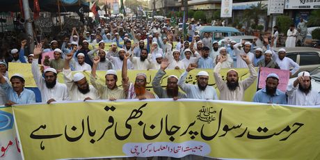 Masovni prosvjedi radikalnih islamista koji žele da se Asiju Bibi objesi (Foto: AFP)