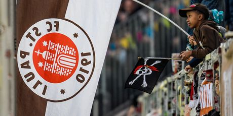 Navijač St. Paulija (Foto: AFP)