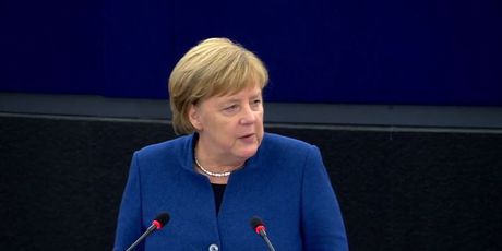 Angela Merkel u Europskom parlamentu govori o budućnosti Europe (Foto: EBS)