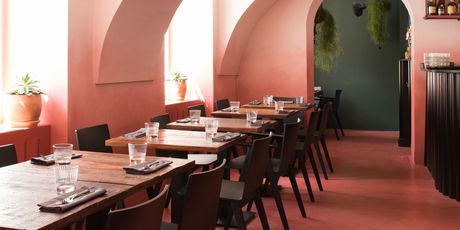 Interijer bistroa Brokenships na Katarininom trgu 3