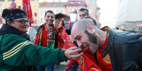 Španjolski navijači u Zagrebu (Sanjin Strukić/PIXSELL)