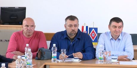 Premijer Plenković u Rijeci (Video: Vijesti u 17 h) - 3