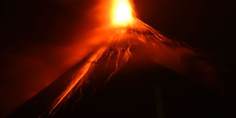 Erupcija vulkana Fuego (Foto: AFP)