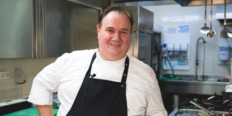 Stefano Cosattini sa svojom torticom od patlidžana i rajčice s parmezanom