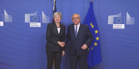 Britanska premijerka Theresa May i predsjednik Europske komisije Jean-Claude Juncker (Foto: Dnevnik.hr)