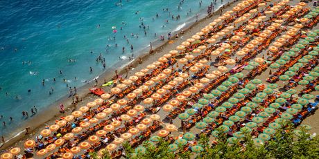 Prepuna plaža u Positanu