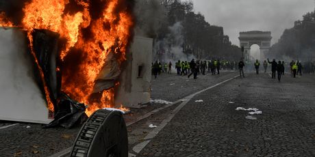 Prosvjed u Parizu (Foto: Bertrand GUAY / AFP)