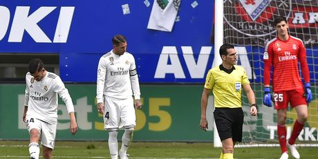 Razočarani igrači Reala (Foto: AFP)