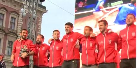 Hrvatski tenisači na bini zagrebačkog Trga (Screenshot)